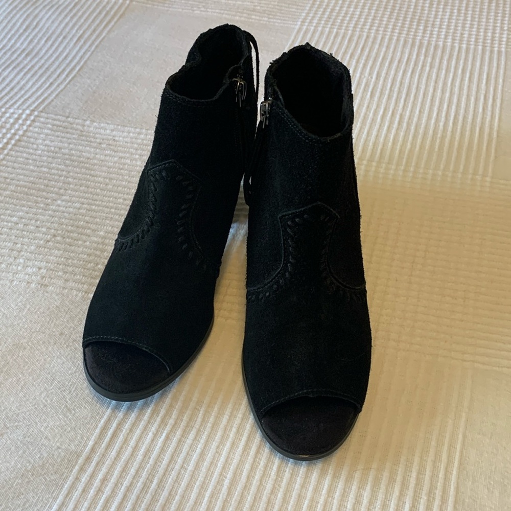 Minnetonka open toe suede angle boot shoe